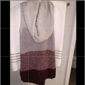 Cow neck sleeveless sweater